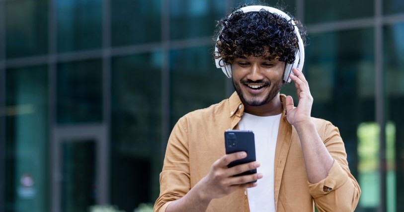Death by PowerPoint? Create Podcast-Style eLearning in 4 Simple Steps